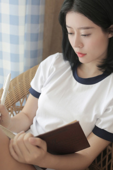 白桃松木(校园)请你吃糖凌虚阁